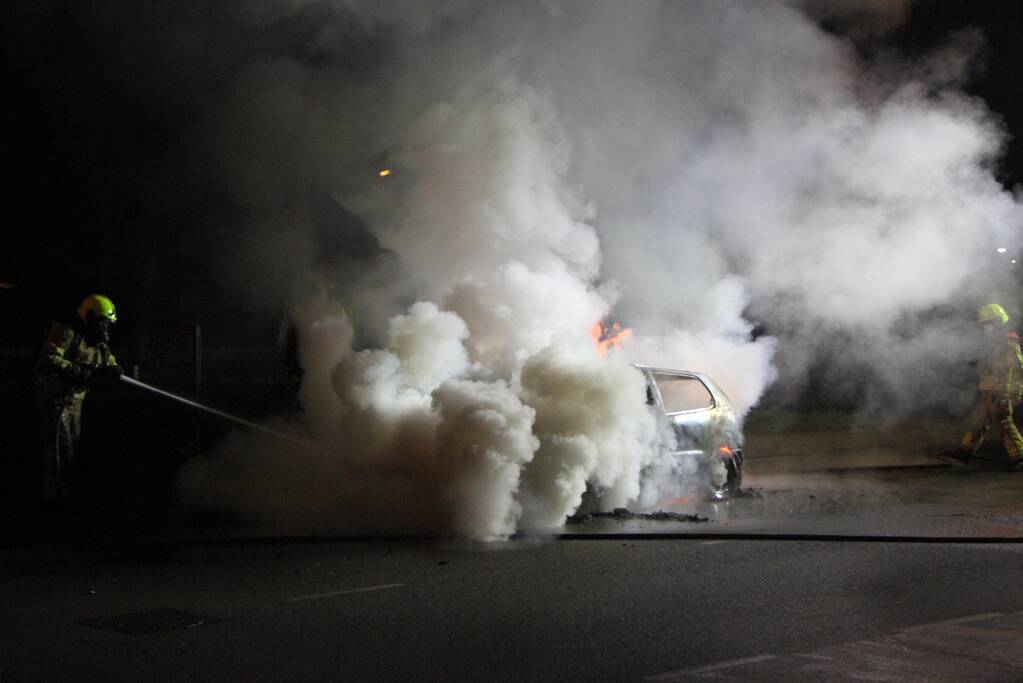 Auto verwoest door brand