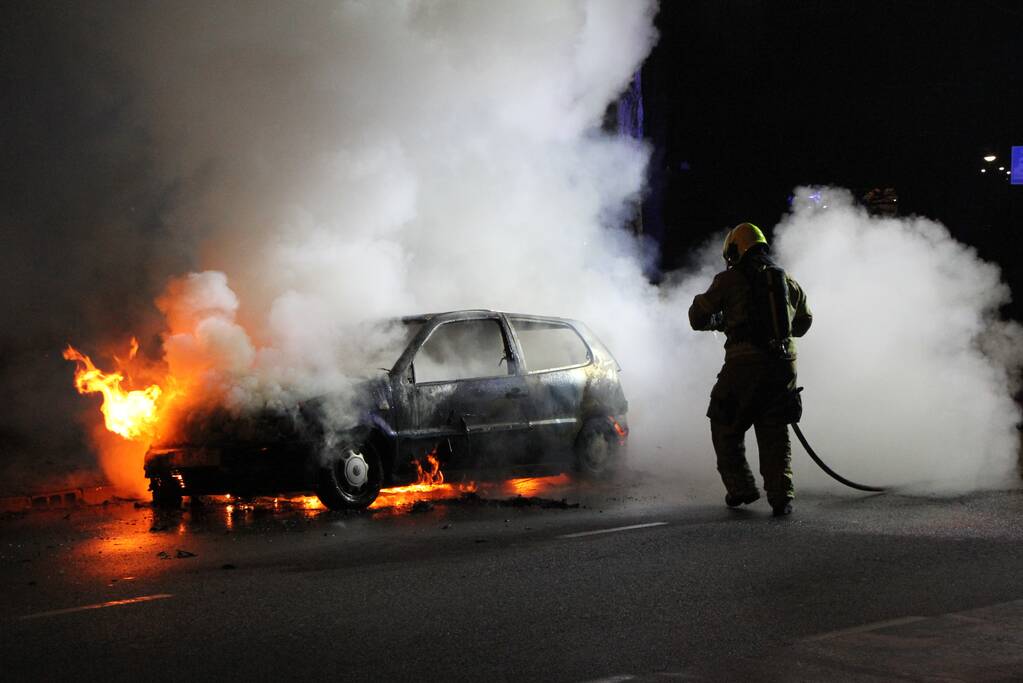 Auto verwoest door brand