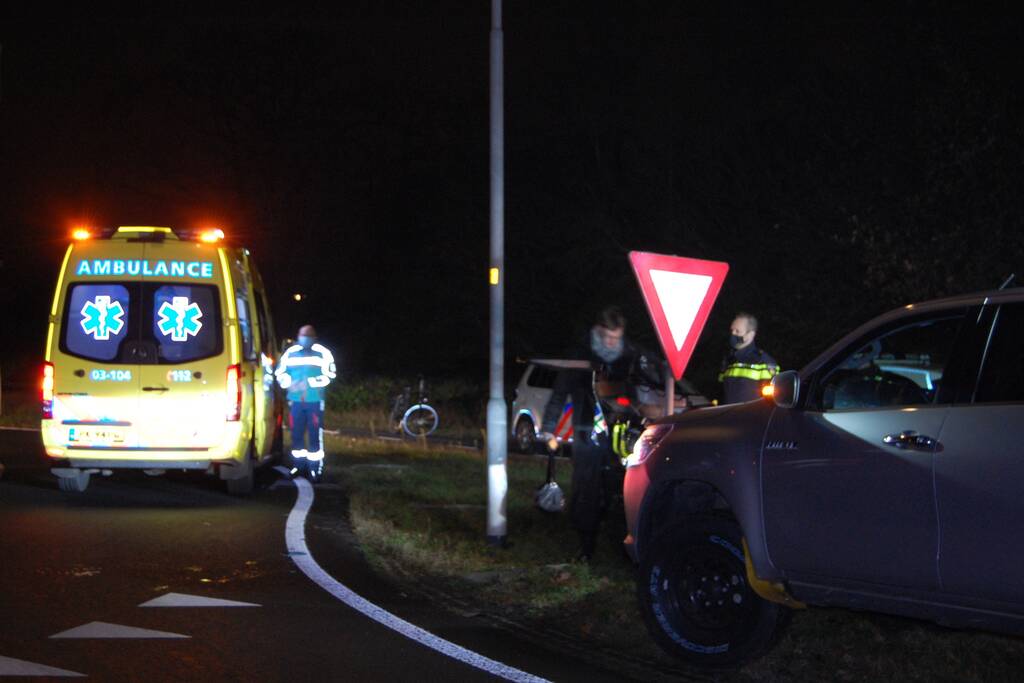Quadrijder gewond bij botsing met auto