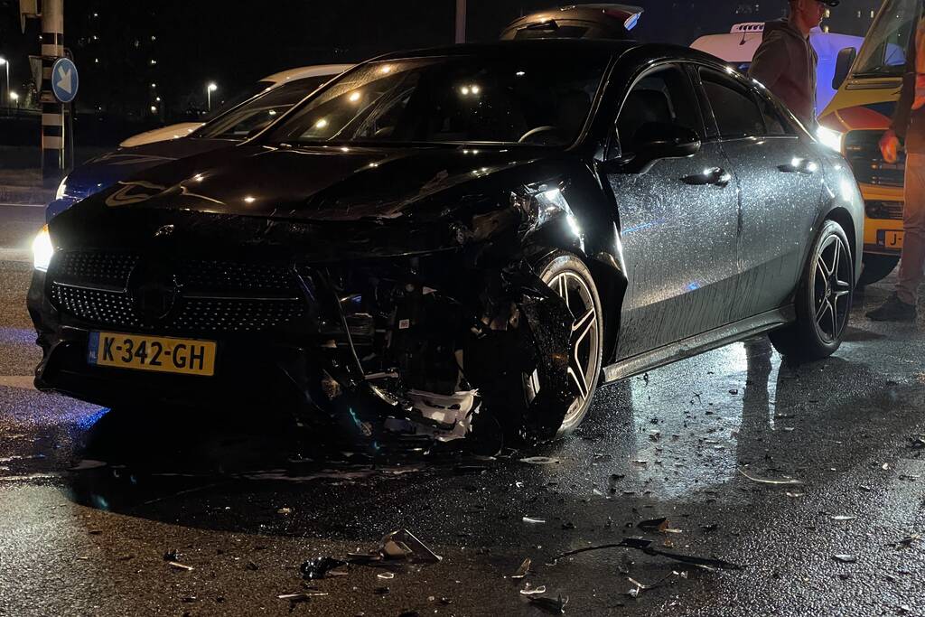 Ravage bij ongeval tussen meerdere voertuigen