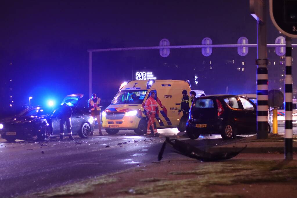Ravage bij ongeval tussen meerdere voertuigen