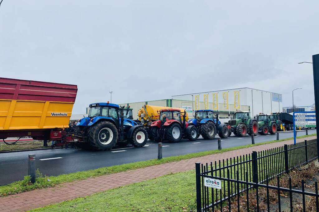 Boeren blokkeren Jumbo distributiecentrum