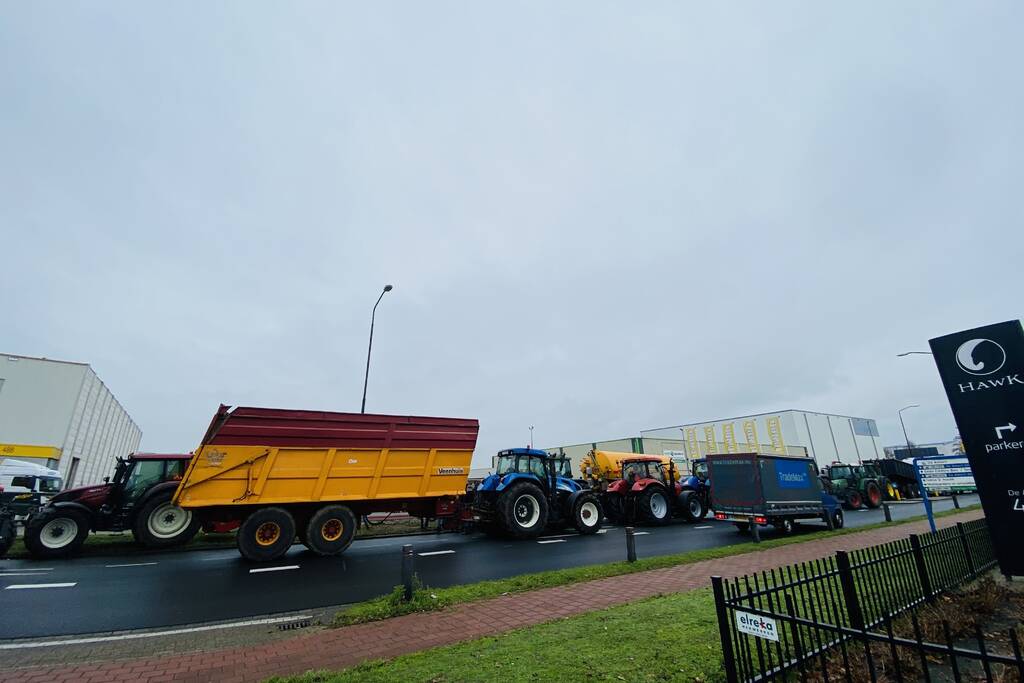 Boeren blokkeren Jumbo distributiecentrum