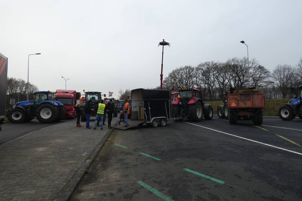 Distributiecentrum Jumbo geblokkeerd door boeren