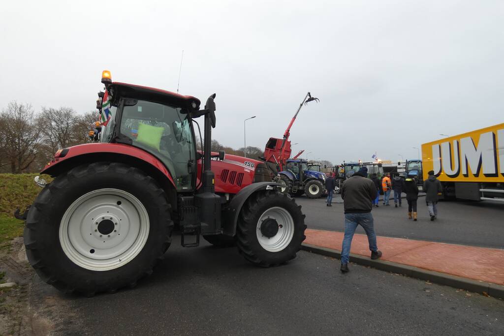 Distributiecentrum Jumbo geblokkeerd door boeren