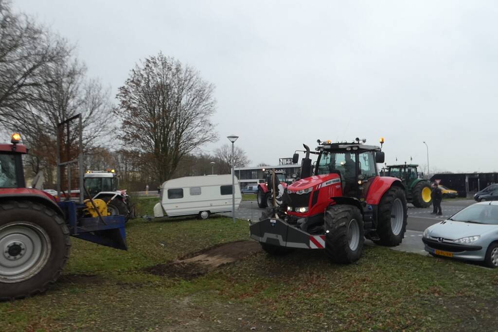 Distributiecentrum Jumbo geblokkeerd door boeren