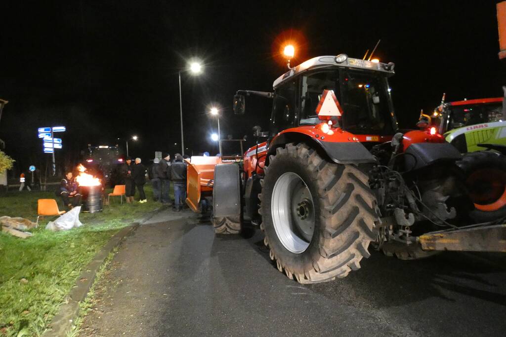 Distributiecentrum Jumbo geblokkeerd door boeren