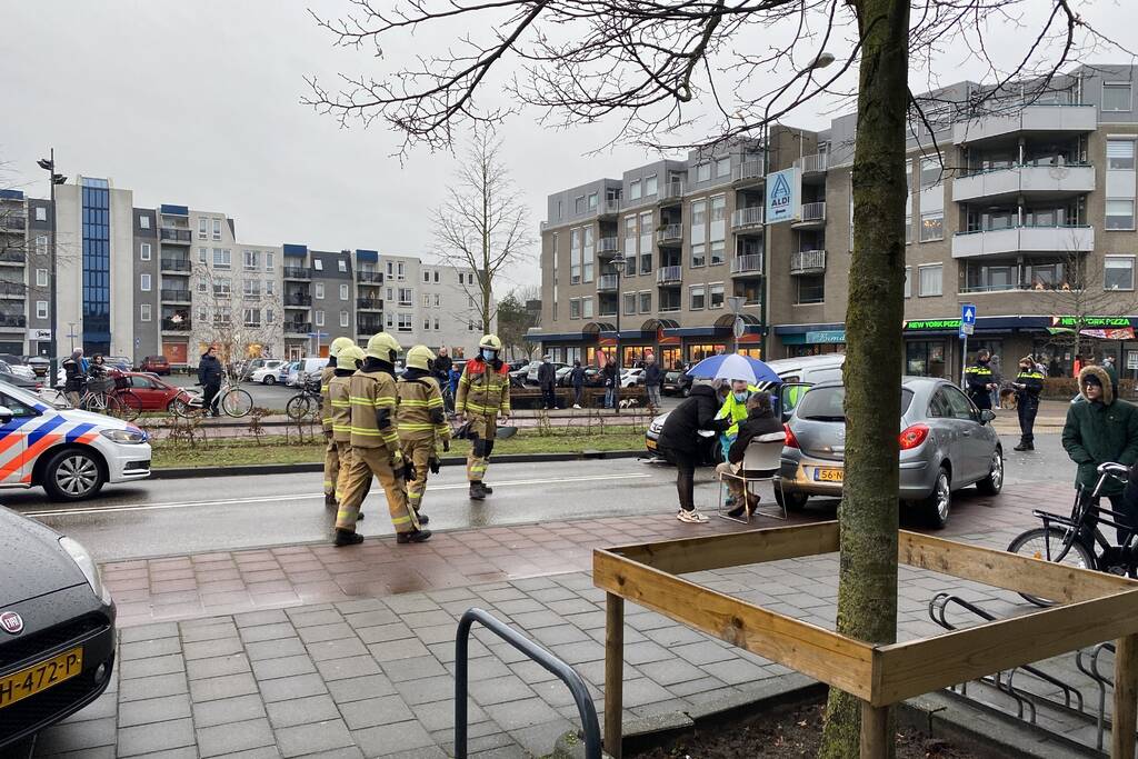 Flinke schade na botsing tussen drie voertuigen