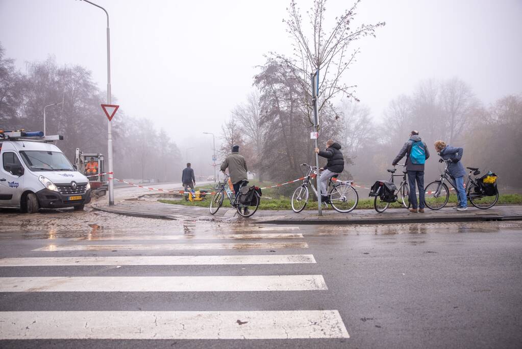 Flink waterballet na gesprongen leiding