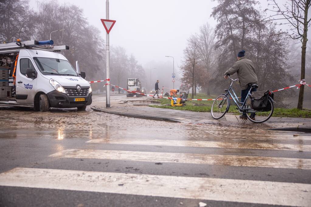 Flink waterballet na gesprongen leiding