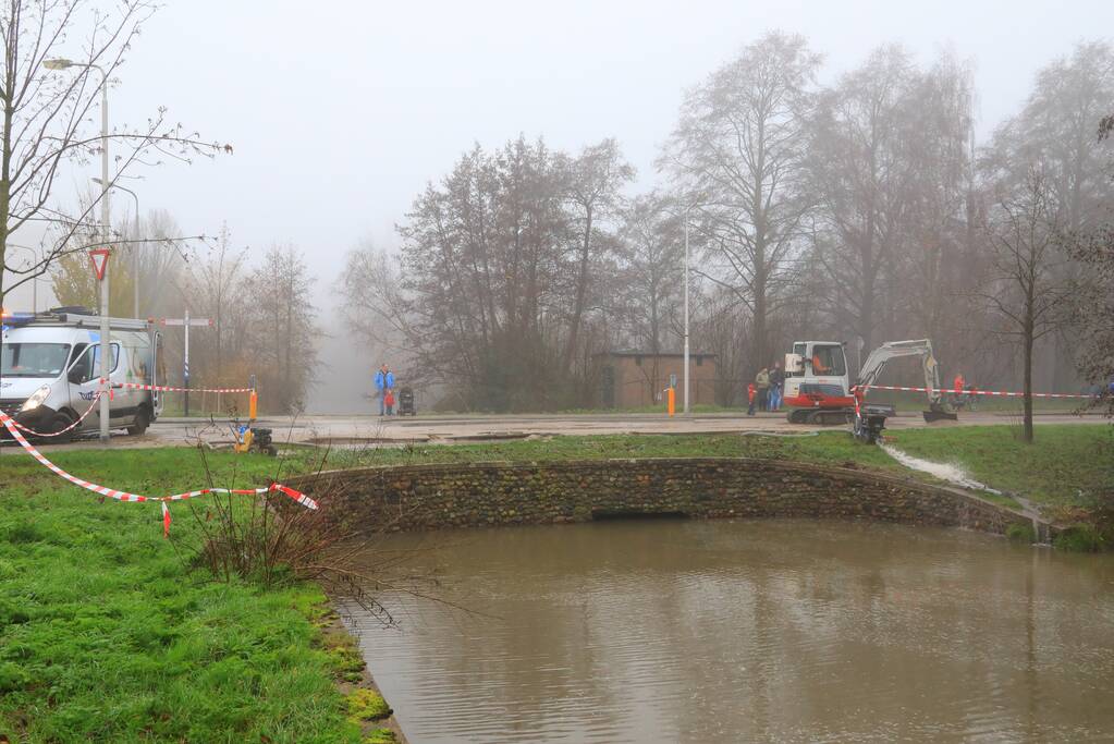 Flink waterballet na gesprongen leiding