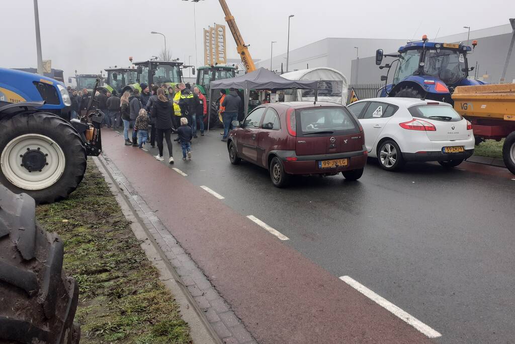 Boze boeren blokkeren Jumbo distributiecentrum