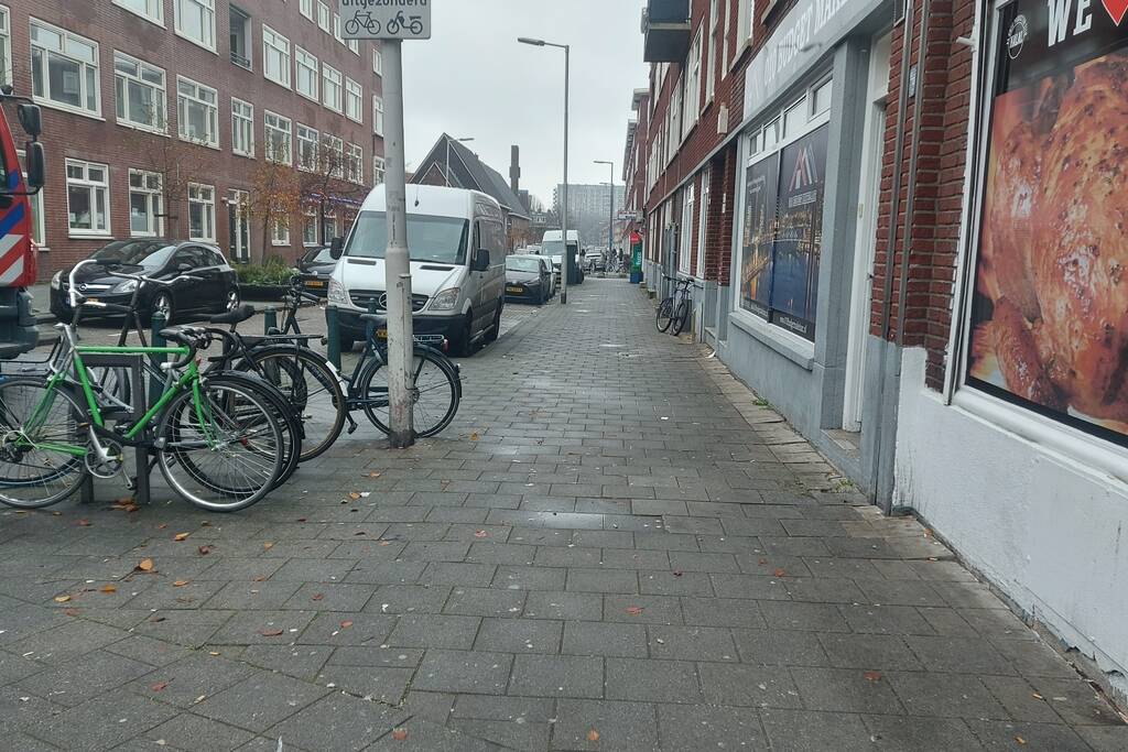 Brandweer doet metingen na gaslucht