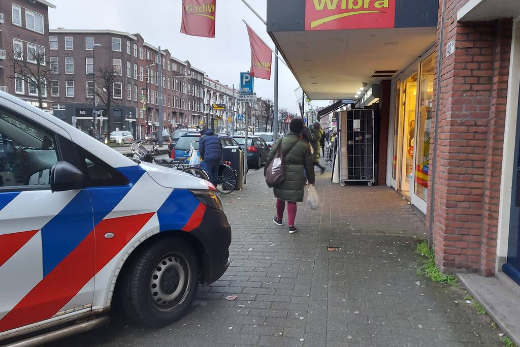 Politie aanwezig door overval op Wibra