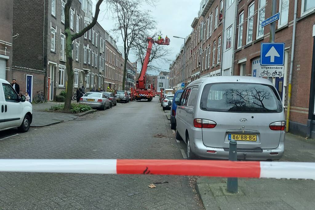 Persoon van dak gehaald
