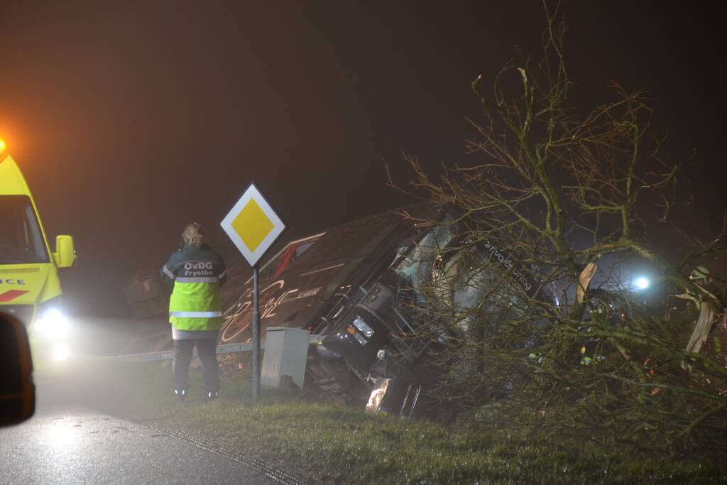 Chauffeur Arriva touringcar overleden bij crash