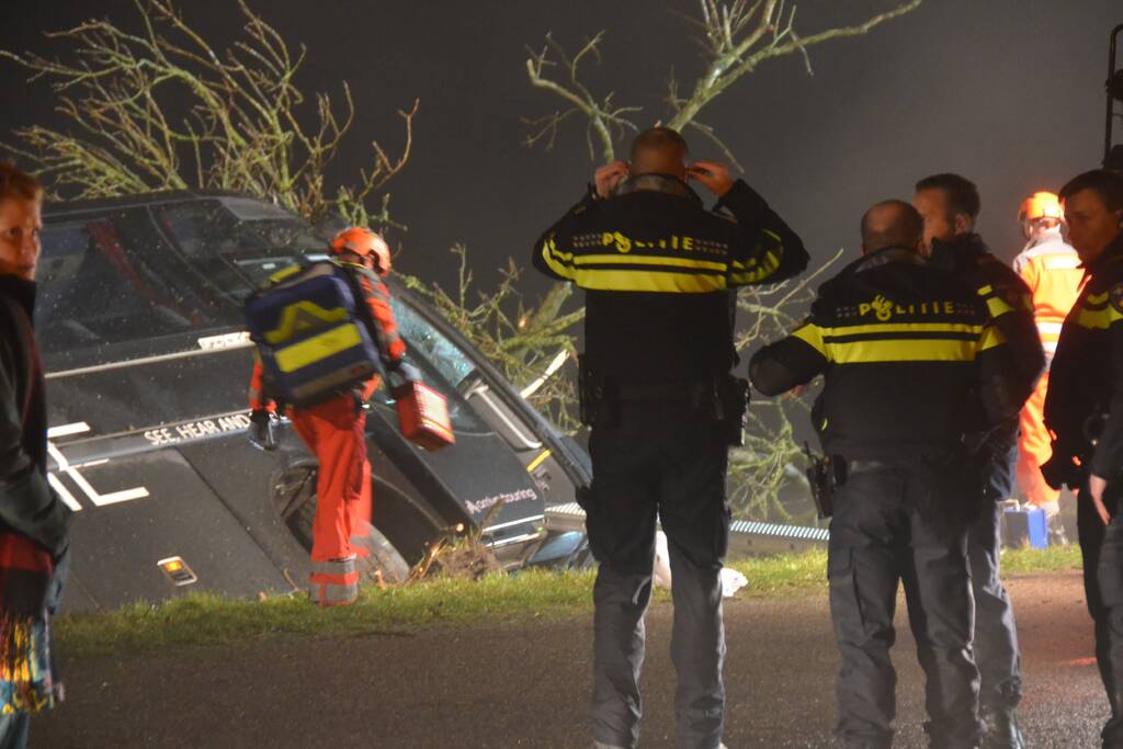 Chauffeur Arriva touringcar overleden bij crash
