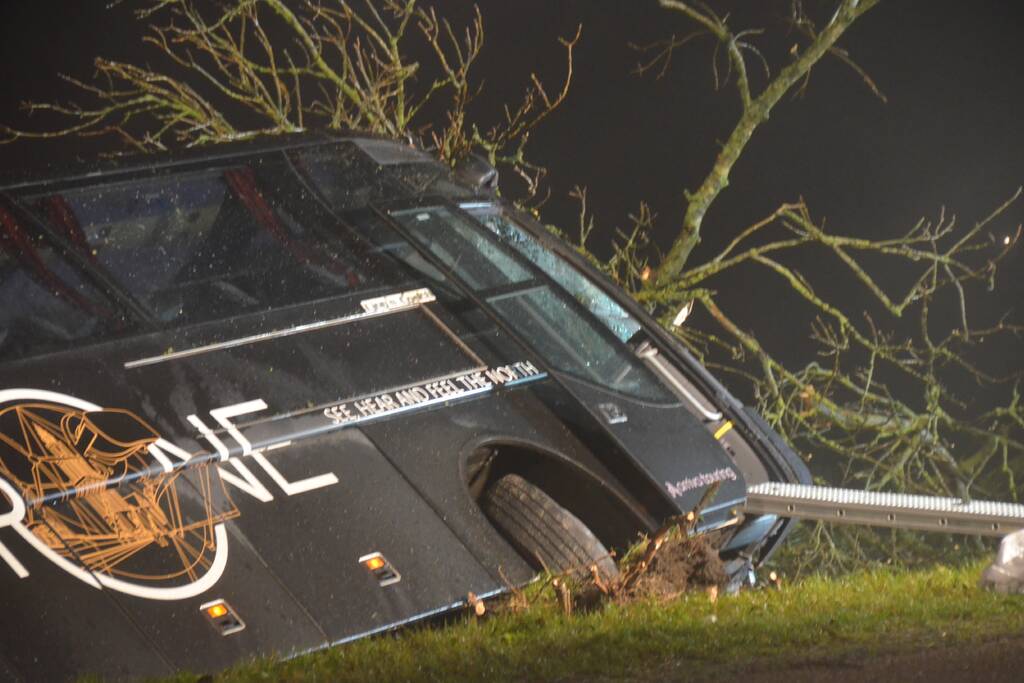 Chauffeur Arriva touringcar overleden bij crash