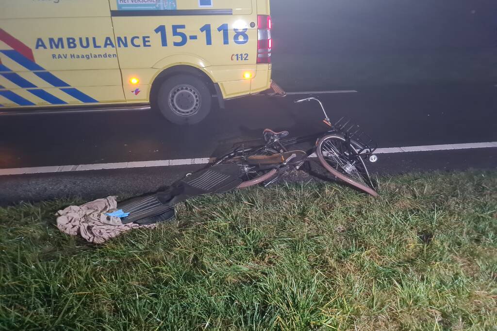 Fietser zwaargewond bij aanrijding met auto