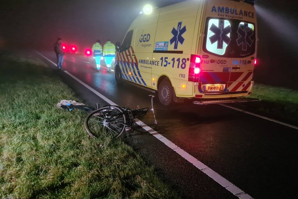 Fietser zwaargewond bij aanrijding met auto