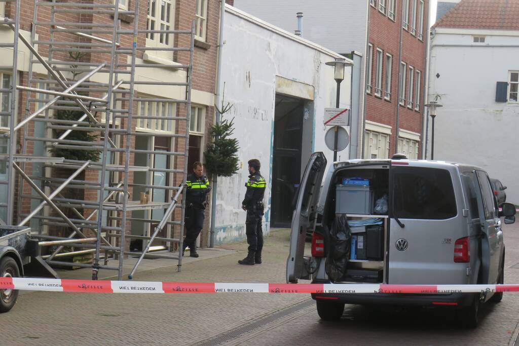 Bewoner vastgebonden bij gewelddadige overval
