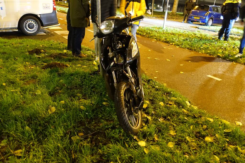 Scooterrijder gewond bij botsing met auto