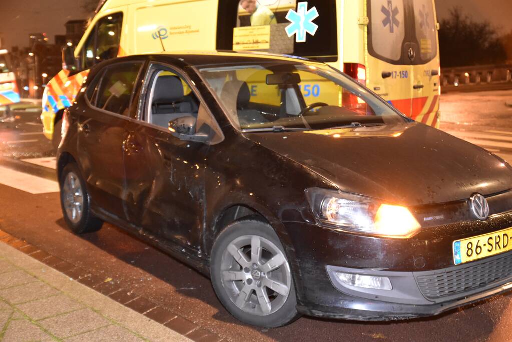 Maaltijdbezorger gewond bij aanrijding met auto