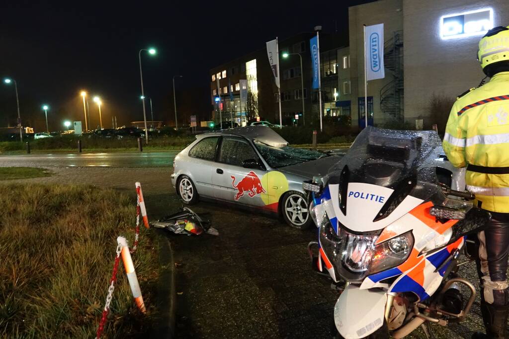 Auto platgereden door vrachtwagen