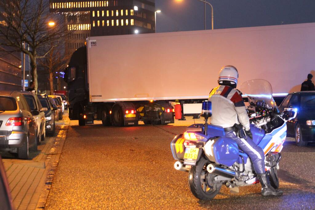 Zwaarbeveiligd transport vanaf voormalige gelddrukkerij Joh Enschedé