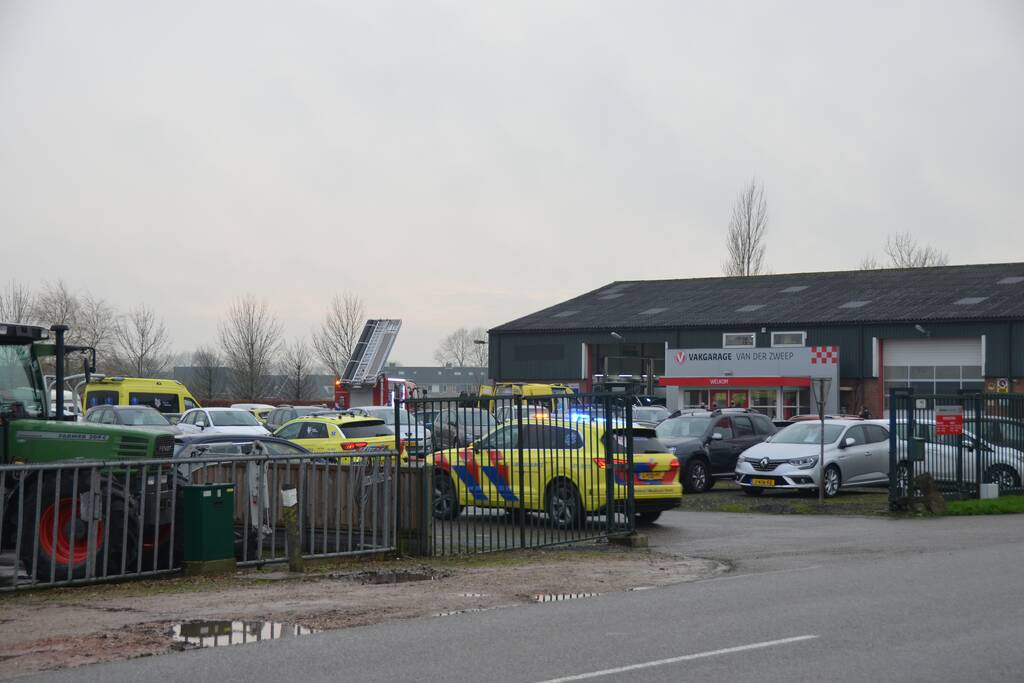 Persoon gewond bij ongeval Vakgarage Van der Zweep