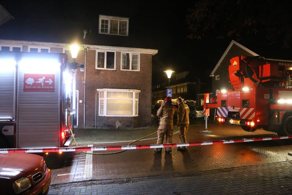 Veel rook bij brand in woning