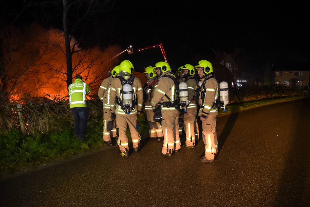 Bussen in brand bij Firma Maliepaard