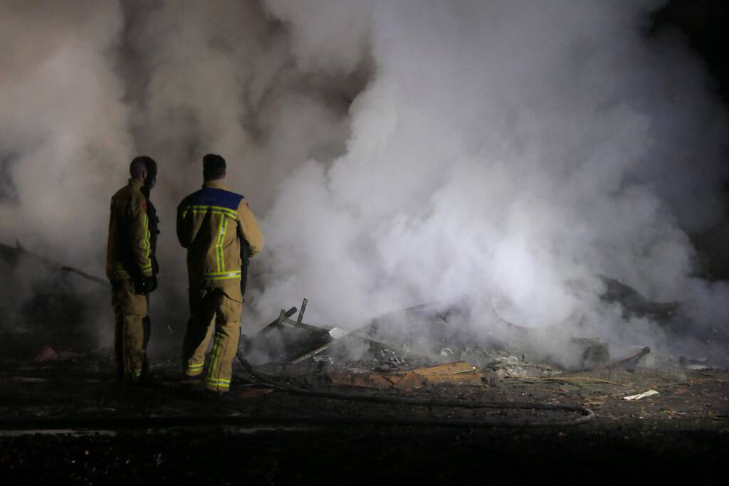 Flinke rookpluimen bij aangestoken buitenbrand