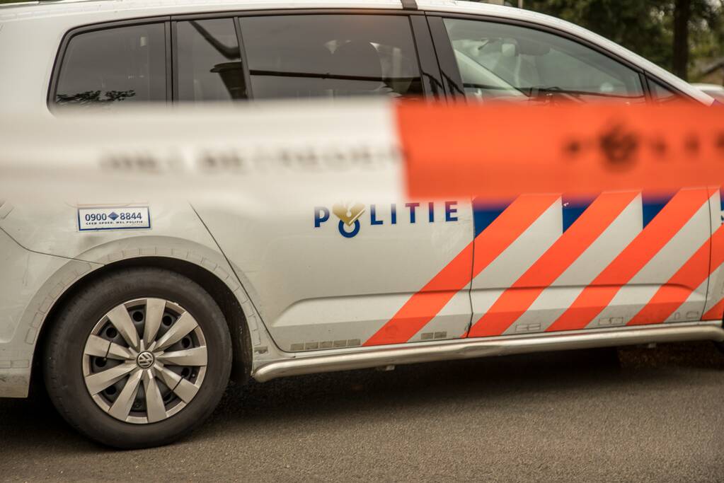 Politieauto krijgt ongeluk tijdens spoedrit
