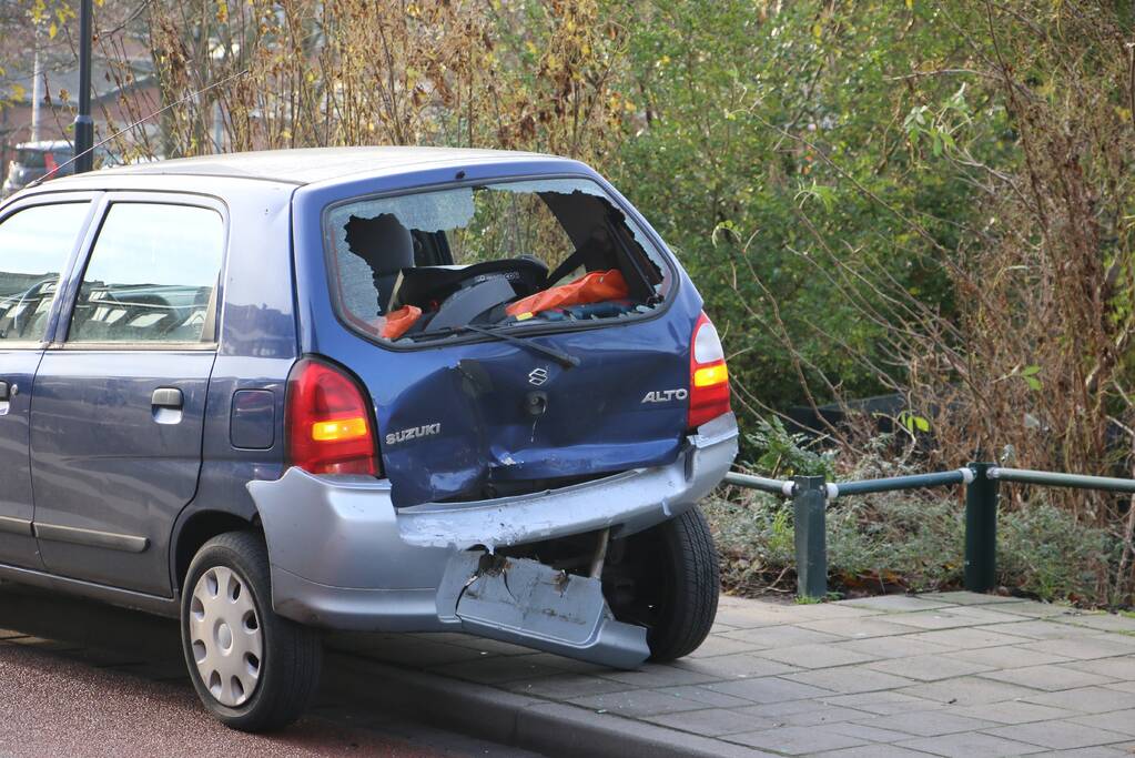 Schade na kop-staart aanrijding