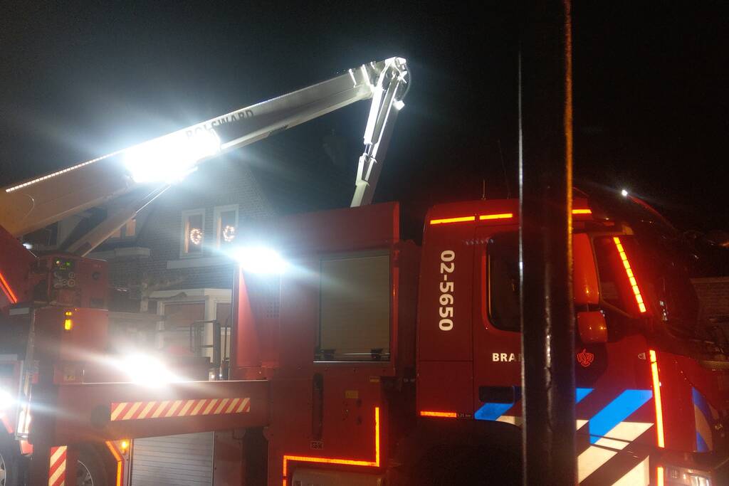 Brand in schoorsteen van woning
