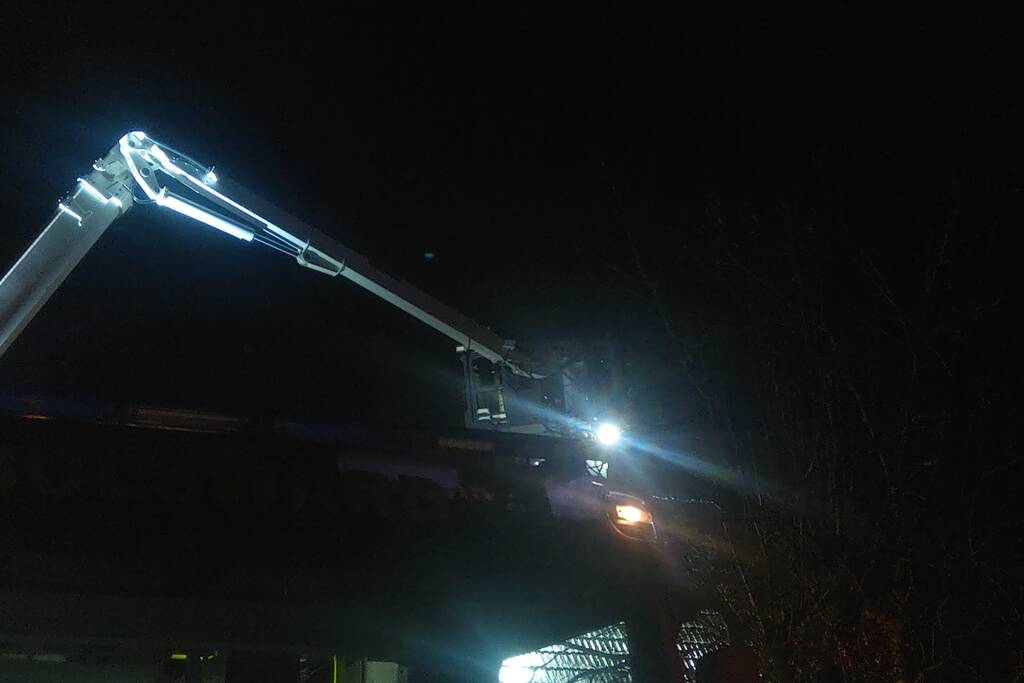 Brand in schoorsteen van woning