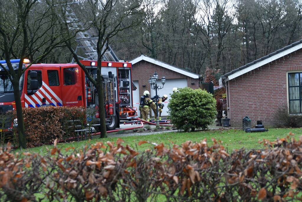 Veel rook bij brand in schuur