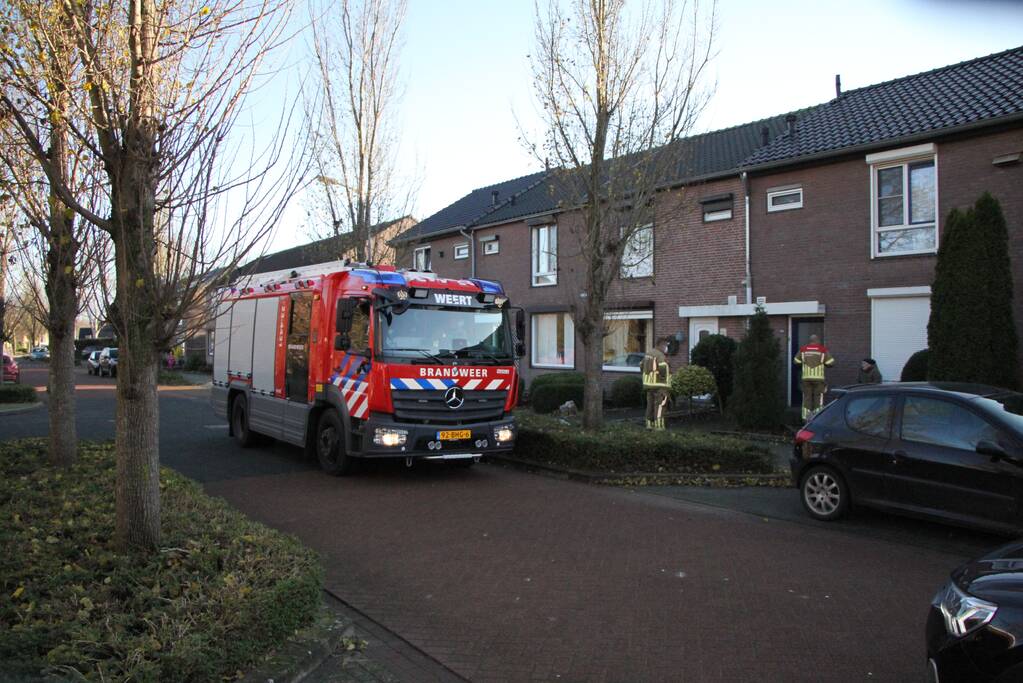 Brandweer doet onderzoek in woning na afgaan van koolmonoxidemelder