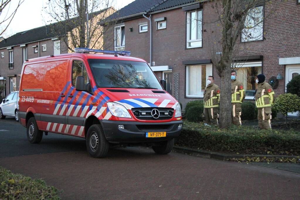 Brandweer doet onderzoek in woning na afgaan van koolmonoxidemelder