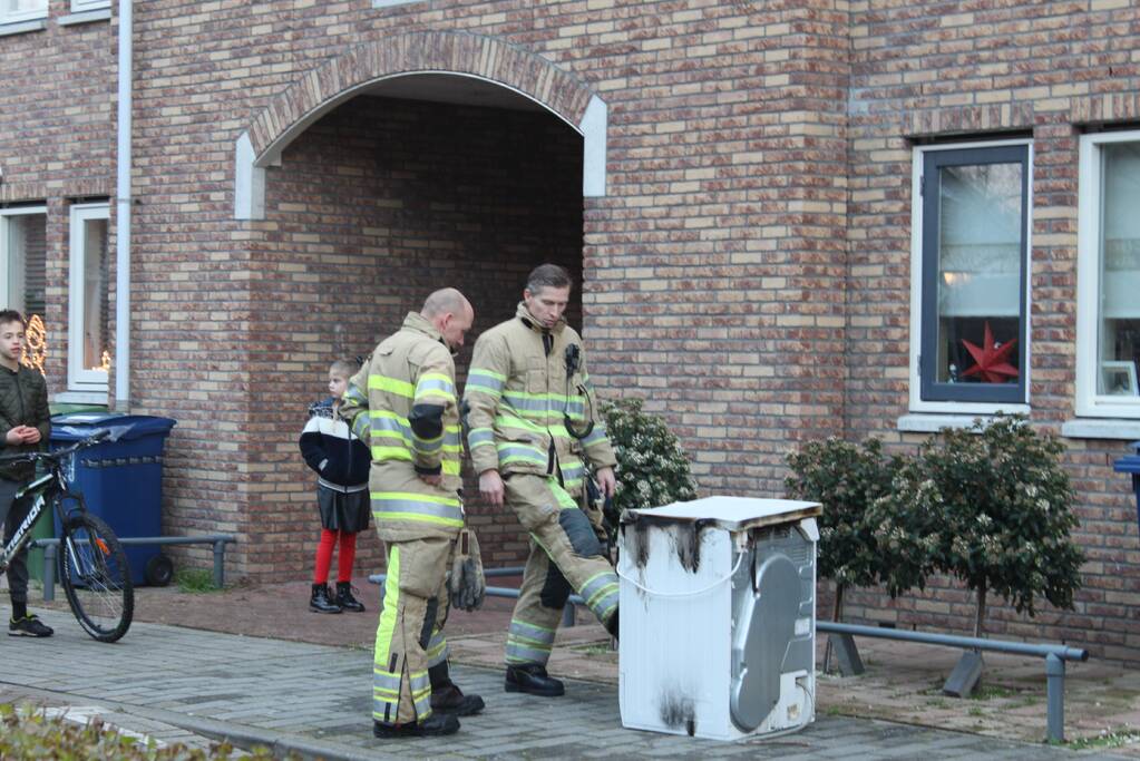 Wasdroger in brand in woning