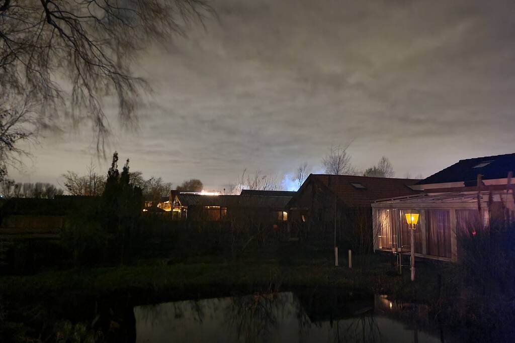 Flinke brand in houten chalet