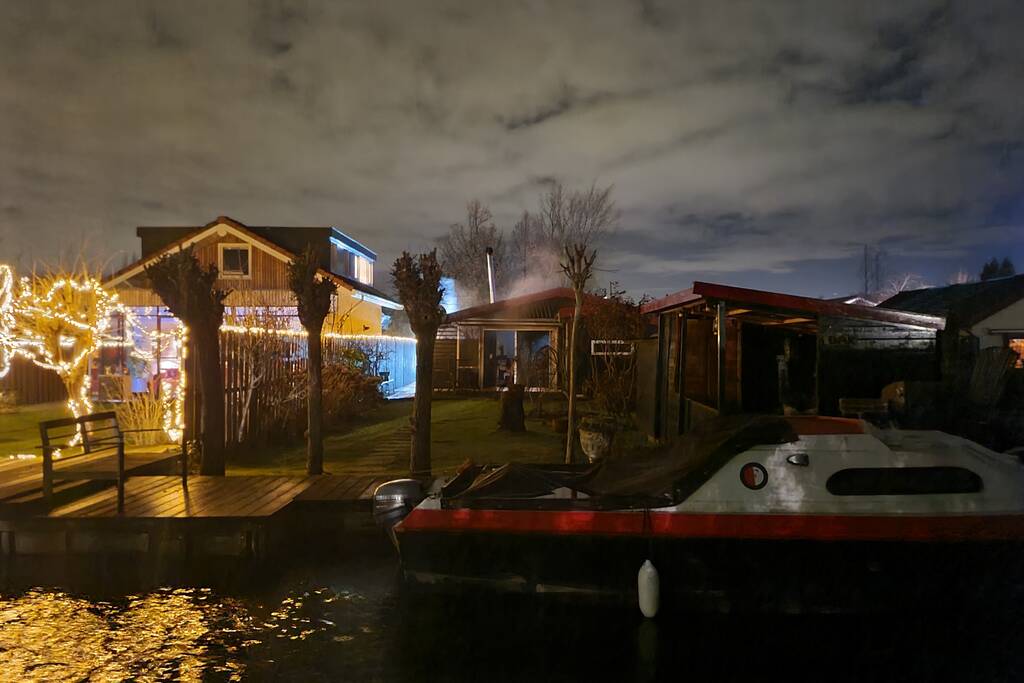 Flinke brand in houten chalet