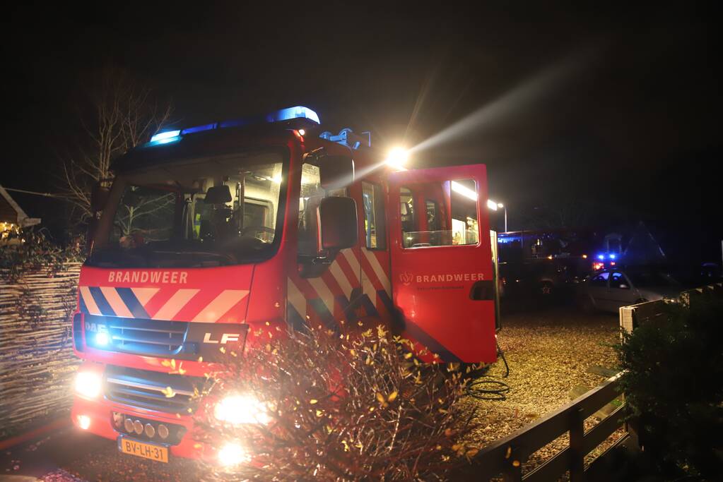 Flinke brand in houten chalet