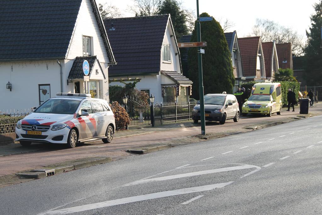 Auto en fietser botsen met elkaar