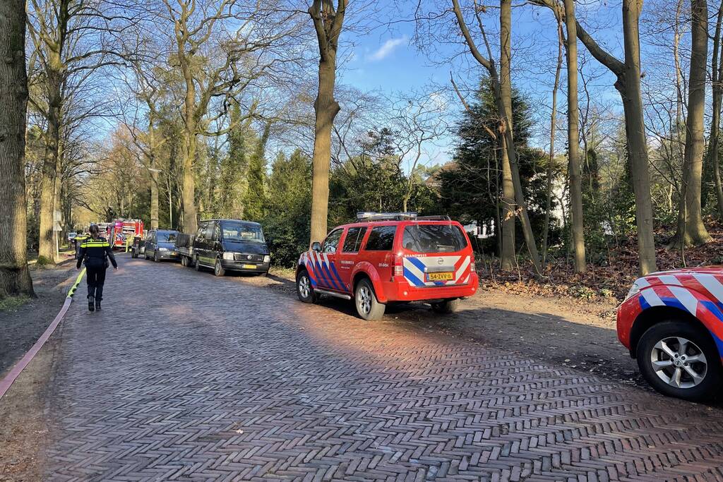 Veel rook bij brand in carport