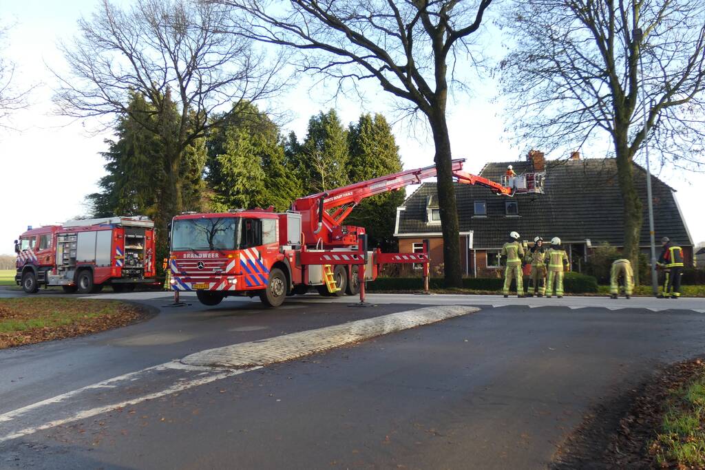 Flinke schoorsteenbrand bij woning