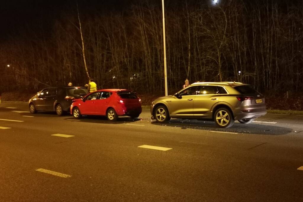 Botsing tussen meerdere auto's