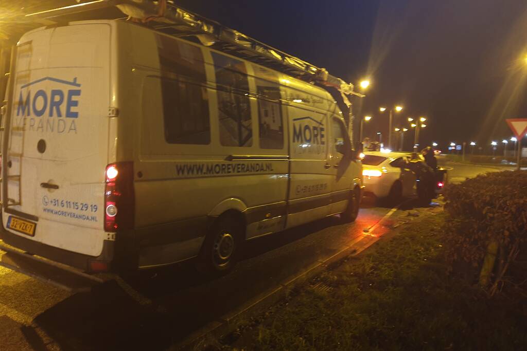 Bestuurder gewond bij kop-staart botsing