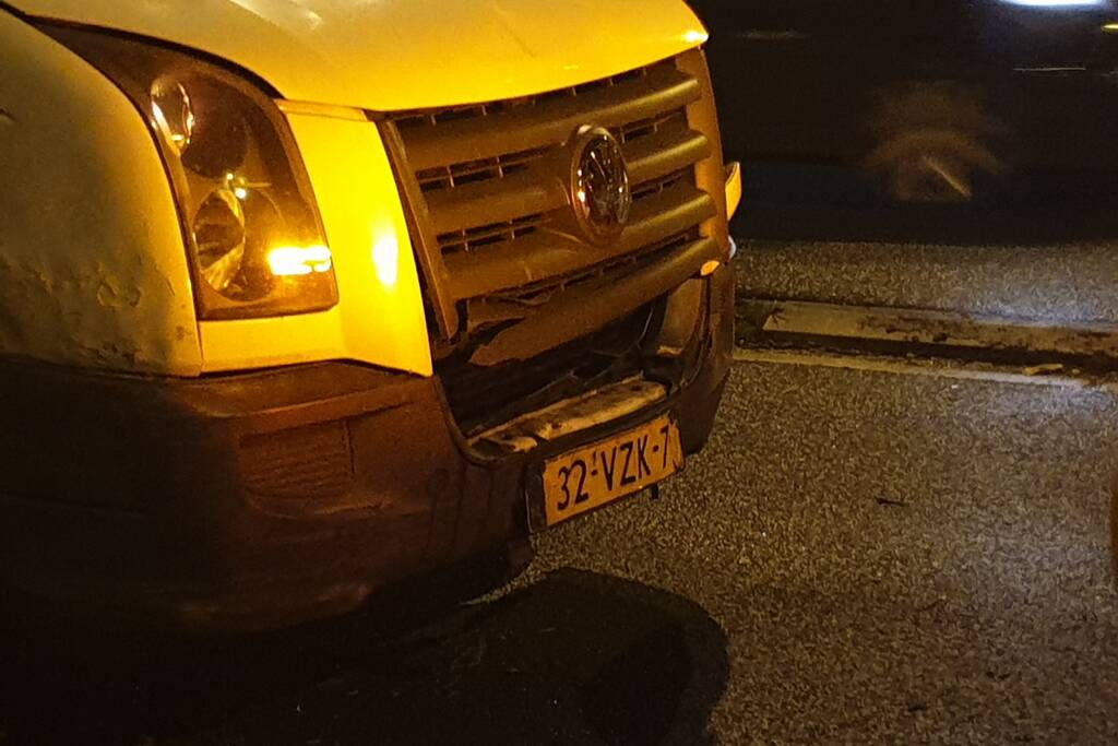 Bestuurder gewond bij kop-staart botsing